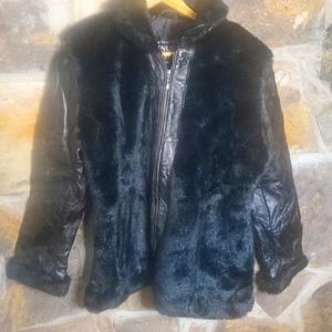 Women’s Black 100% Genuine Leather and Faux Fur Vintage Coat Size